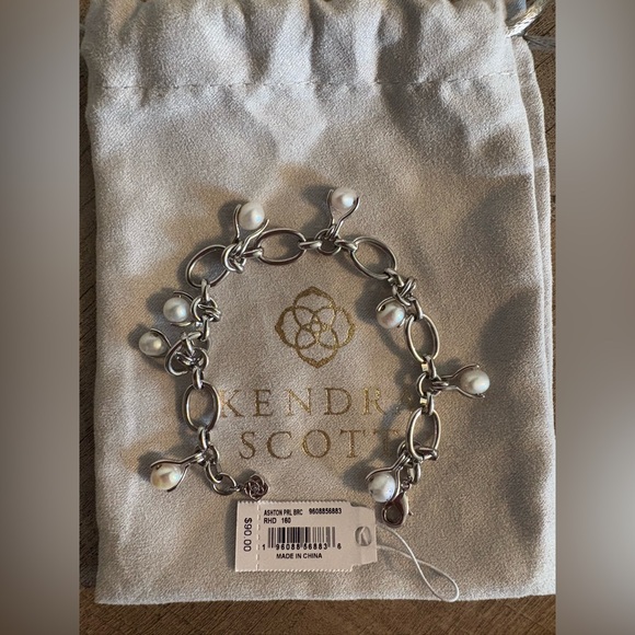 Kendra Scott Ashton Bracelet Kendra Scott 2/$40 or 3/$50 - Picture 1 of 1